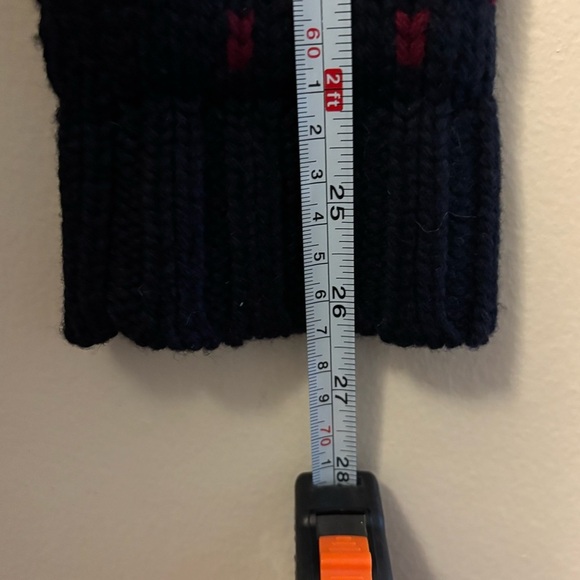 Uniqlo Blue and Red Patterned Men's Sweater - Picture 15 of 15